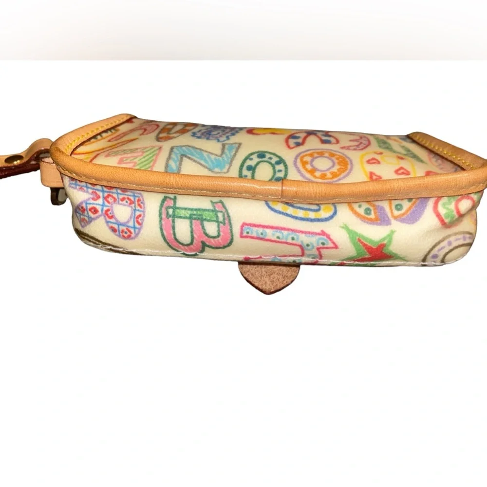 Dooney & Bourke Wristlet  NWOT - Picture 6 of 10